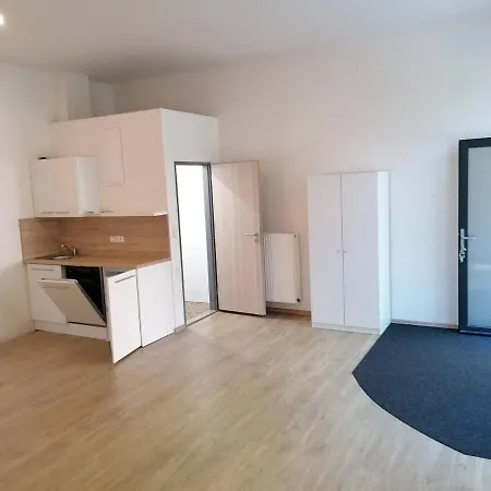 Samostatný Prostor V Porubě Apartmán